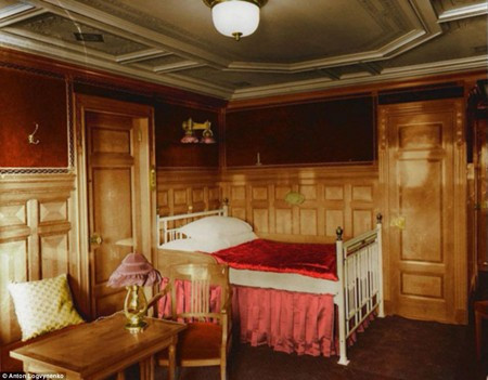 Sự sang trọng và xa hoa của khoang hạng nhất, thậm chí là cả khoang hạng hai đã được hồi sinh qua những bức ảnh đáng kinh ngạc của Logvynenko