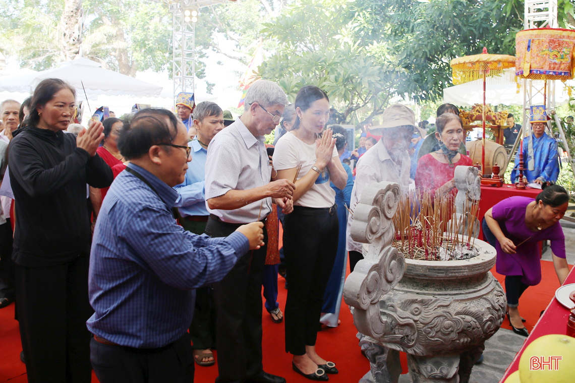Trang nghiêm Lễ giỗ lần thứ 200 của Đại thi hào Nguyễn Du