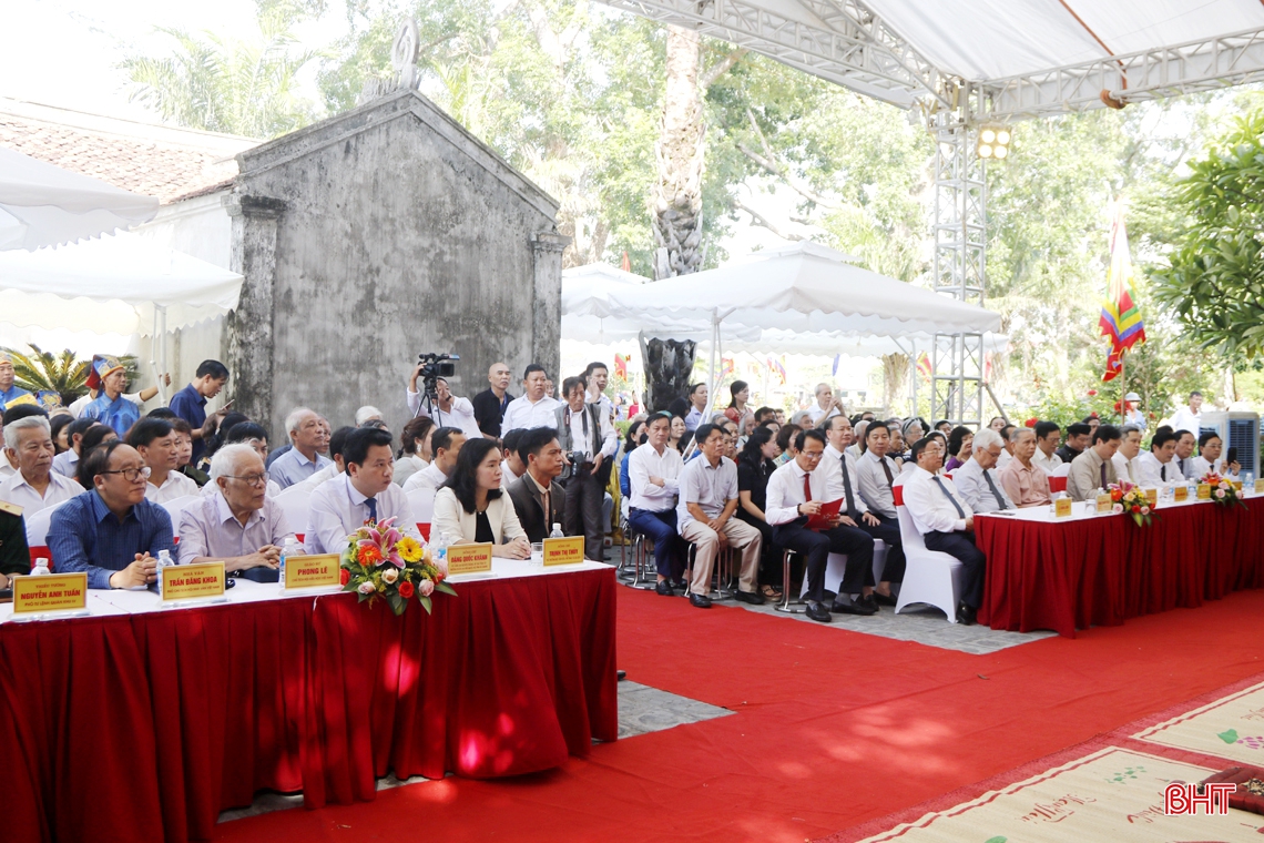 Trang nghiêm Lễ giỗ lần thứ 200 của Đại thi hào Nguyễn Du