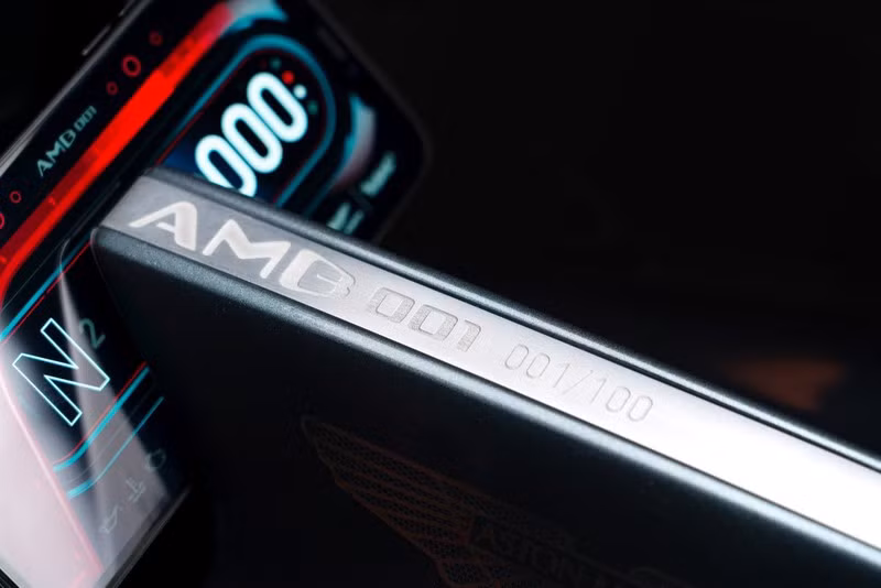 Khám phá “siêu” xe máy Aston Martin được lắp ráp thủ công