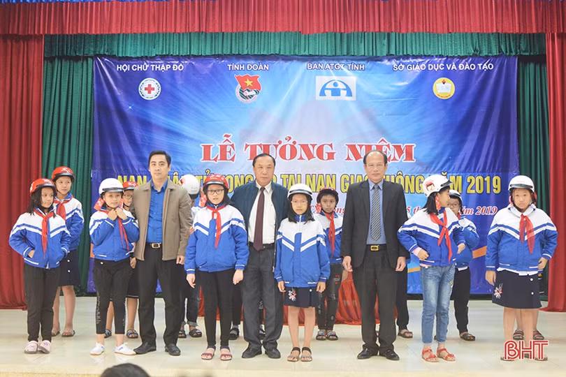 Xúc động lễ tưởng niệm nạn nhân tử vong do tai nạn giao thông