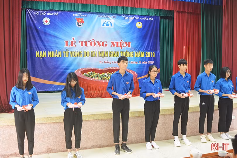 Xúc động lễ tưởng niệm nạn nhân tử vong do tai nạn giao thông