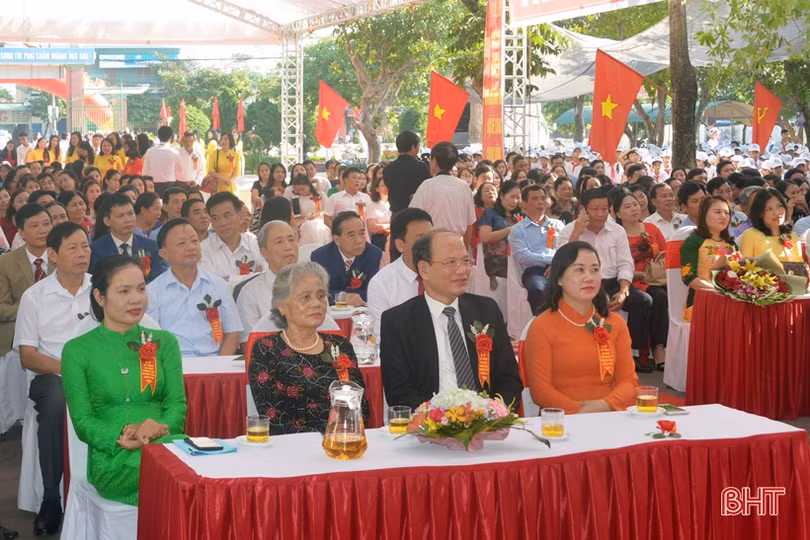 Phó Chủ tịch HĐND tỉnh Trương Thanh Huyền dự kỷ niệm 30 năm thành lập Trường THCS Sông Trí