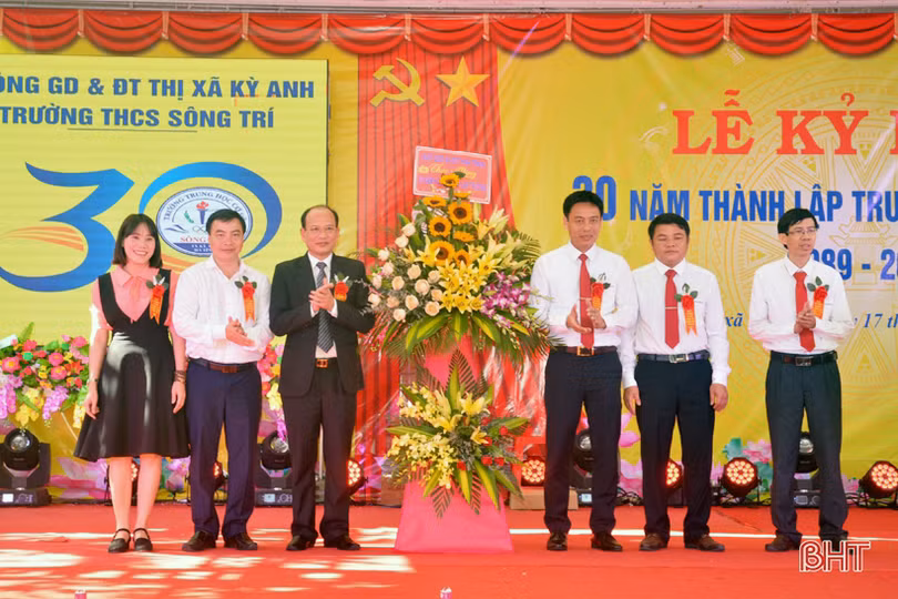 Phó Chủ tịch HĐND tỉnh Trương Thanh Huyền dự kỷ niệm 30 năm thành lập Trường THCS Sông Trí