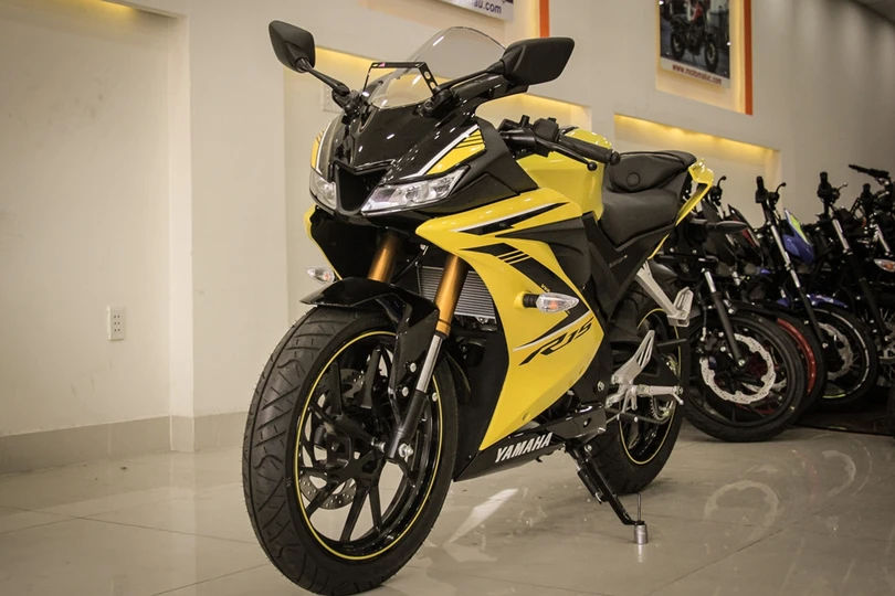 yamaha yzf r15 mau vang racing ve viet nam gia 78 trieu