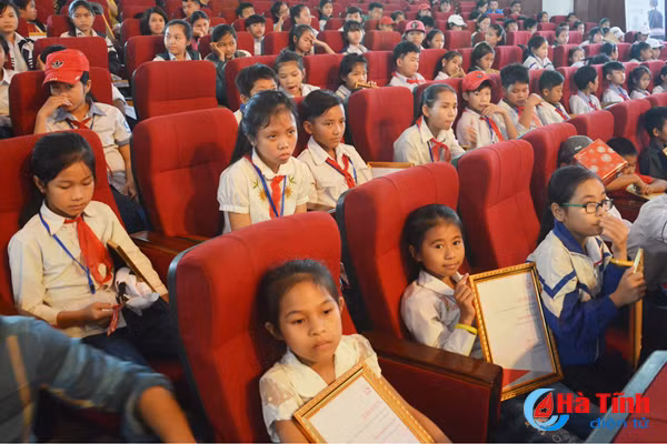 trao 210 xe dap cho tre em vuot kho hoc gioi