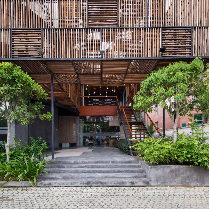 khach san o trung tam thanh vinh noi bat tren bao nuoc ngoai