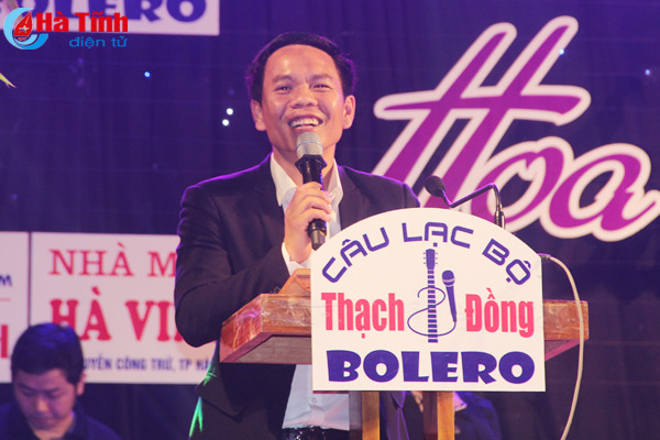 Hơn 2.000 người dân Hà Tĩnh tham gia đêm nhạc bolero “Hoa tím người xưa”