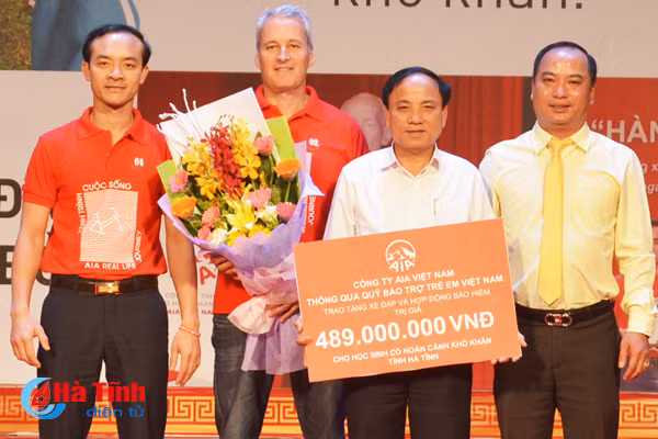 trao 210 xe dap cho tre em vuot kho hoc gioi