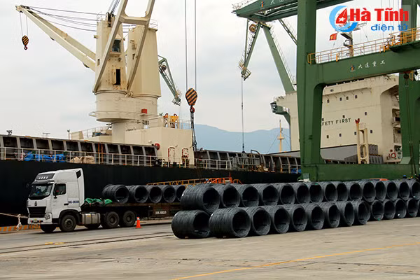 ha tinh phan dau san xuat cong nghiep dat toc do tang truong 22 nam