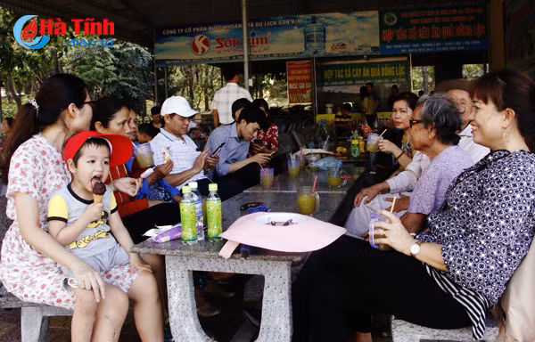 photo 3 ngay nghi le nga ba dong loc don hon 12 000 luot du khach