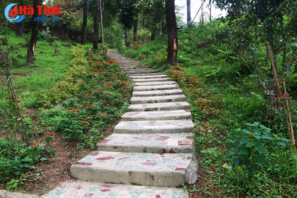 Photo: Độc đáo ngôi chùa nằm trong hang đá ở Hà Tĩnh