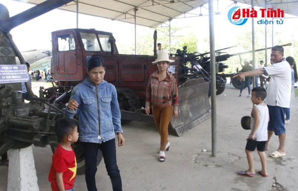 photo 3 ngay nghi le nga ba dong loc don hon 12 000 luot du khach