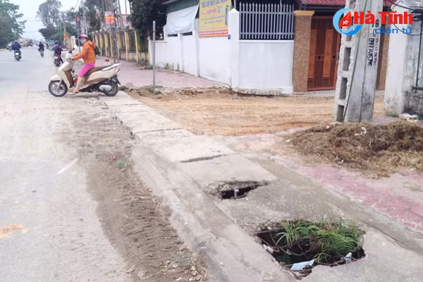 muong thoat nuoc bay nguoi di duong mat my quan do thi