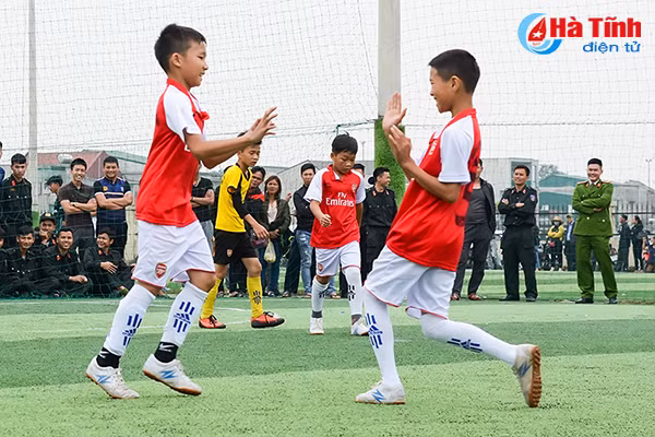 “Messi Hà Tĩnh” ghi 5 bàn trong một trận đấu ở Hội khỏe Phù Đổng