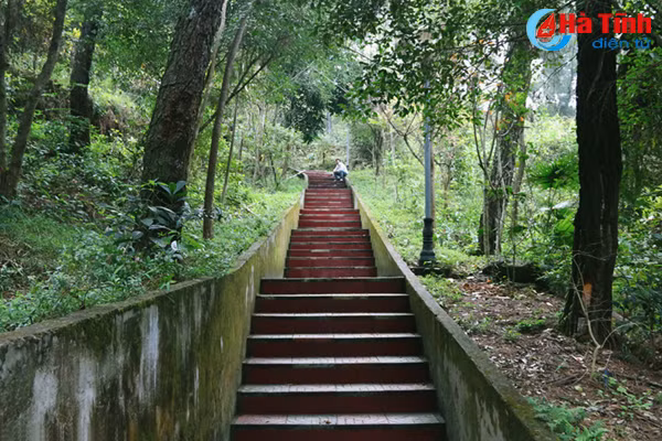 Photo: Độc đáo ngôi chùa nằm trong hang đá ở Hà Tĩnh