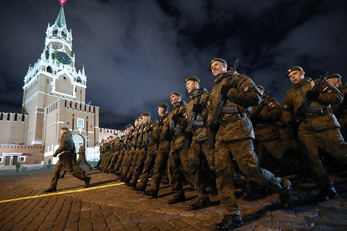 anh quan doi nga tong duyet cho le dieu binh mung ngay chien thang