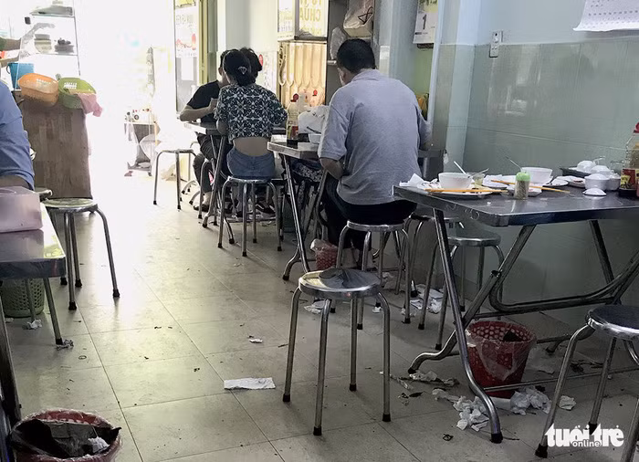 chuyen gay ngac nhien trong quan an