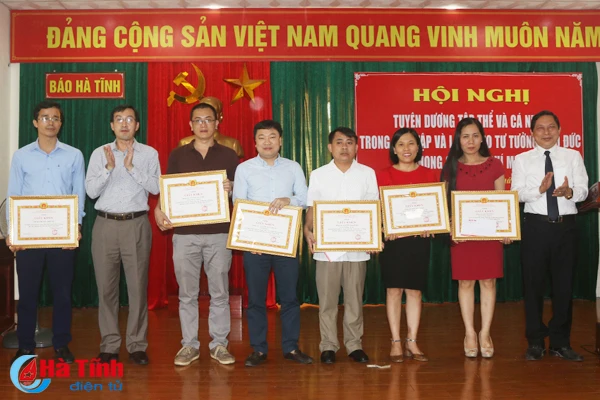 tuyen duong nhieu tap the ca nhan hoc tap va lam theo guong bac