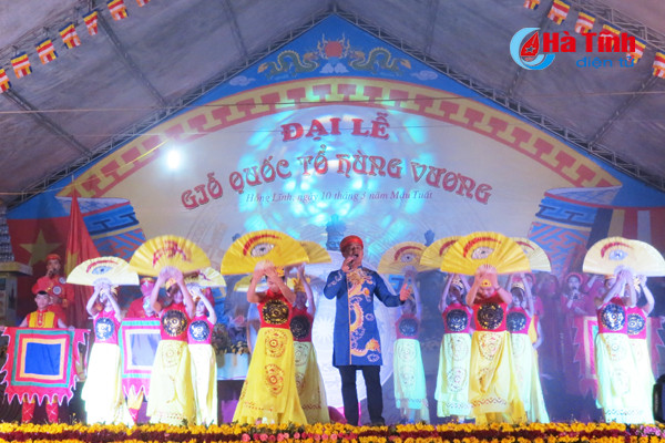 dac sac dem hoi tieng hat tu coi nguon