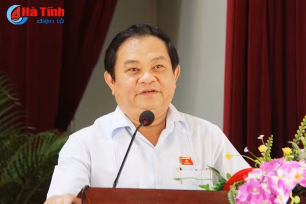cu tri nghi xuan de nghi quan tam nhieu hon chinh sach nguoi co cong
