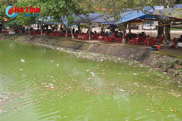 Video: Kinh hãi cảnh ô nhiễm hồ điều hòa đẹp nhất phố núi Hà Tĩnh