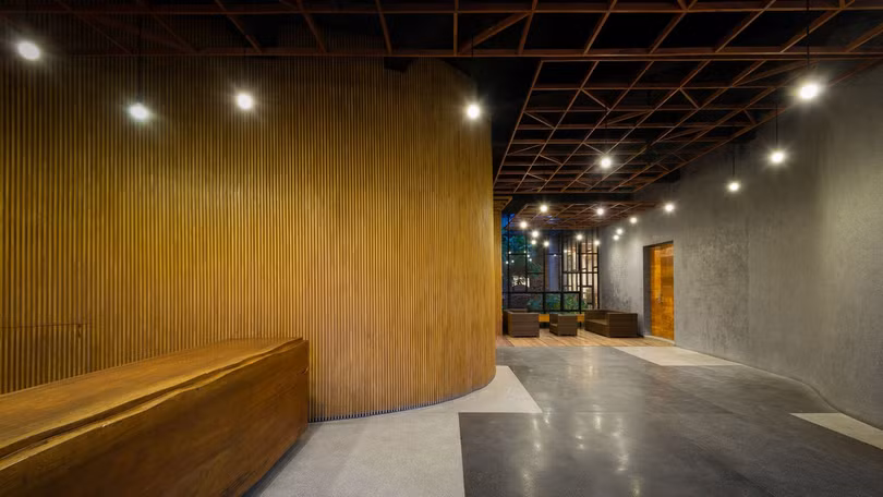 khach san o trung tam thanh vinh noi bat tren bao nuoc ngoai