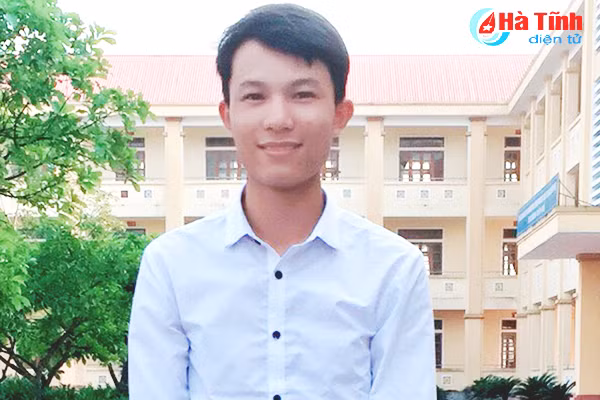 nam sinh vung bien ha tinh thu khoa mon toan hsg tinh