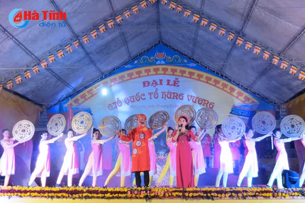 dac sac dem hoi tieng hat tu coi nguon