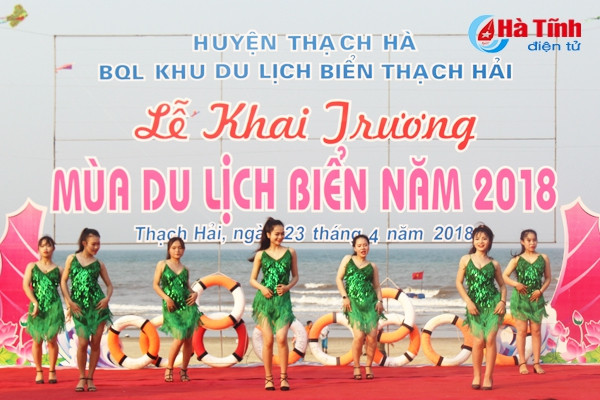 khai truong du lich bien thach hai