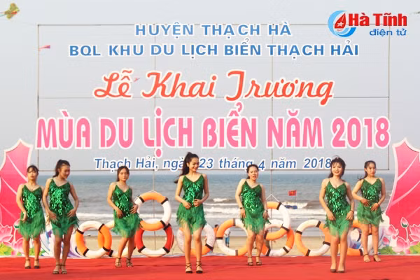 khai truong du lich bien thach hai
