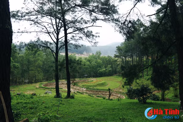 Photo: Độc đáo ngôi chùa nằm trong hang đá ở Hà Tĩnh