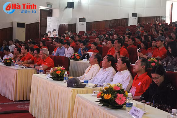 trao 210 xe dap cho tre em vuot kho hoc gioi