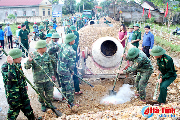 tuoi tre bien phong ha tinh thi dua xung kich quyet thang