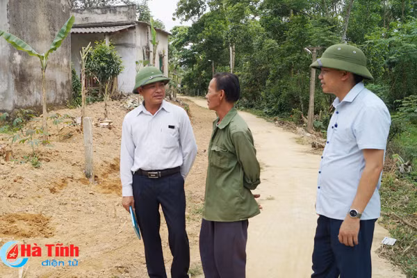 nong dan cam due ho hoi gop suc xay dung nong thon moi