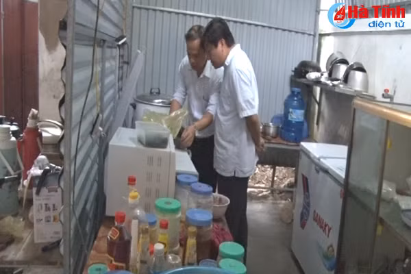 huong khe xu phat 4 co so vi pham ve sinh an toan thuc pham