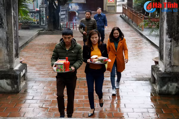 tang gio mo cua chuan hoa doi ngu thay le tai den ba hai