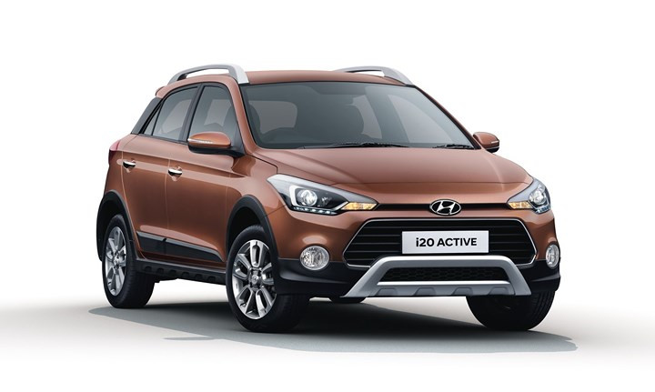 kham pha hyundai i20 active 2018 gia chi tu 238 trieu dong