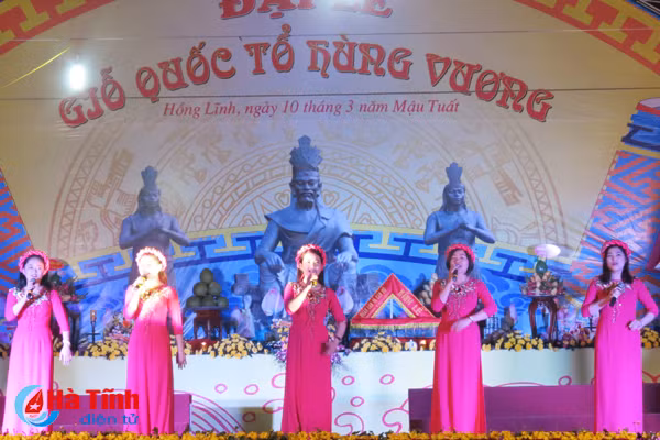 dac sac dem hoi tieng hat tu coi nguon