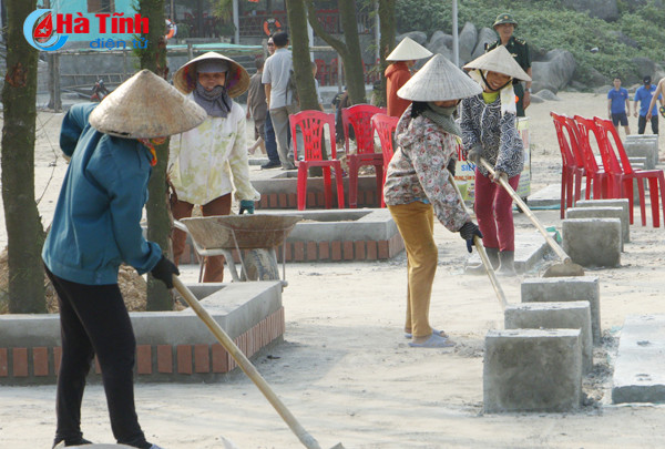 photo thien cam soi dong sau le khai truong du lich bien