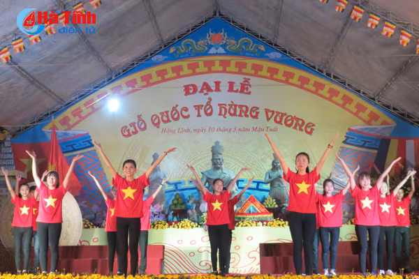 dac sac dem hoi tieng hat tu coi nguon