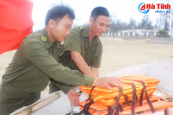 du khach duoc dam bao an toan khi den voi bien ha tinh