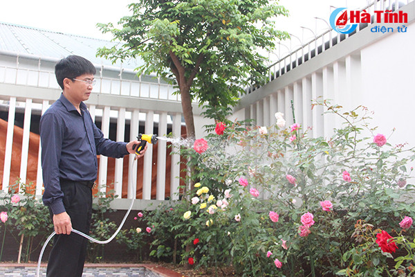 Lạc lối giữa vườn hồng “làm chơi, ăn thật” ở Hương Khê