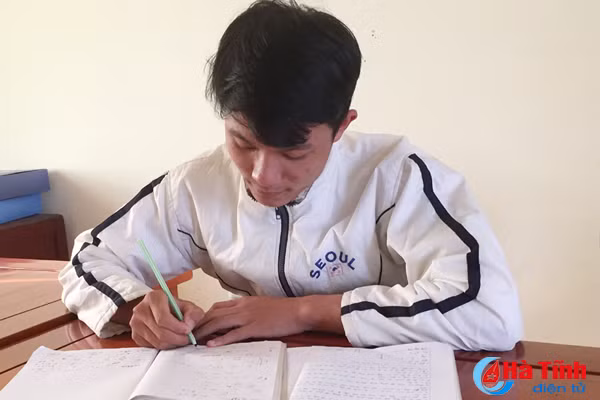 nam sinh vung bien ha tinh thu khoa mon toan hsg tinh