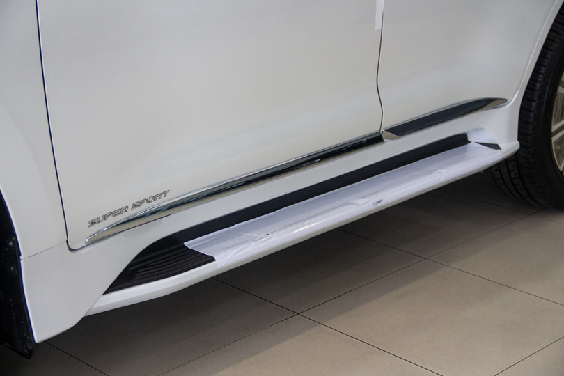 chi tiet lexus lx570 super sport gia gan 10 ty dong tai vn