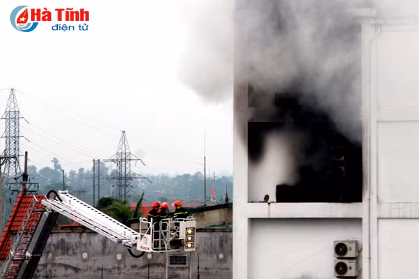 Toàn cảnh vụ cháy tại Karaoke Kingdom Club