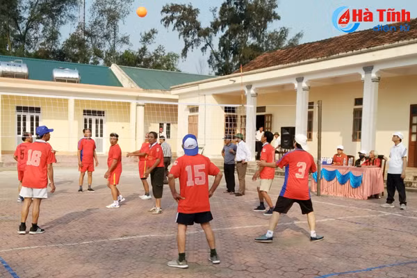 bien thach hai khoac ao moi don khach