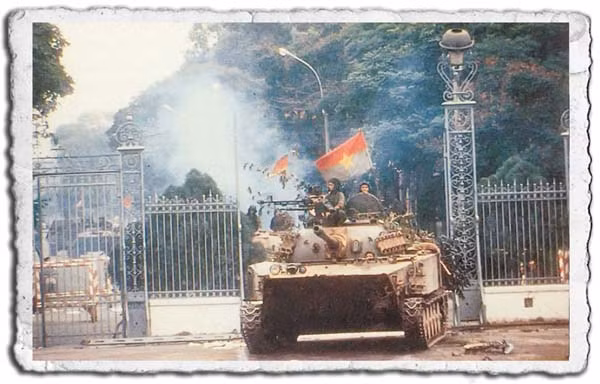 tam nhin chien luoc sang suot cua dang quyet dinh thang loi cach mang viet nam