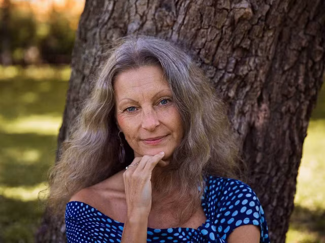 nu nhiep anh gia di khap the gioi de ghi lai ve dep cua nguoi phu nu