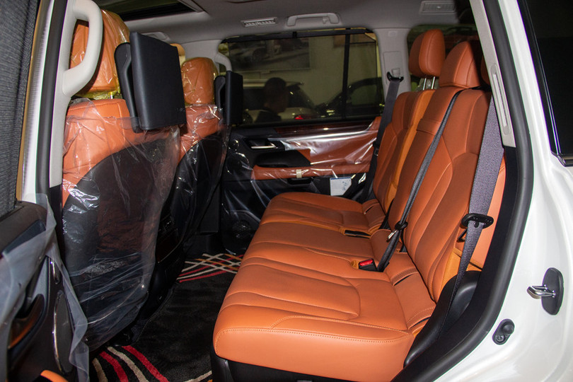 chi tiet lexus lx570 super sport gia gan 10 ty dong tai vn